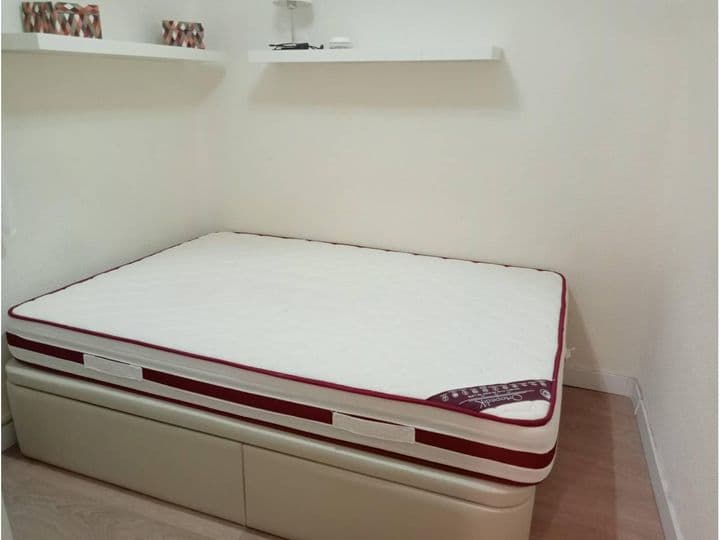 1 bedroom apartment for rent in Centro, Spain - Image 11