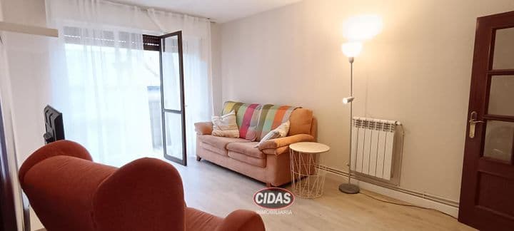 3 bedrooms apartment for rent in Oviedo, Spain - Image 9