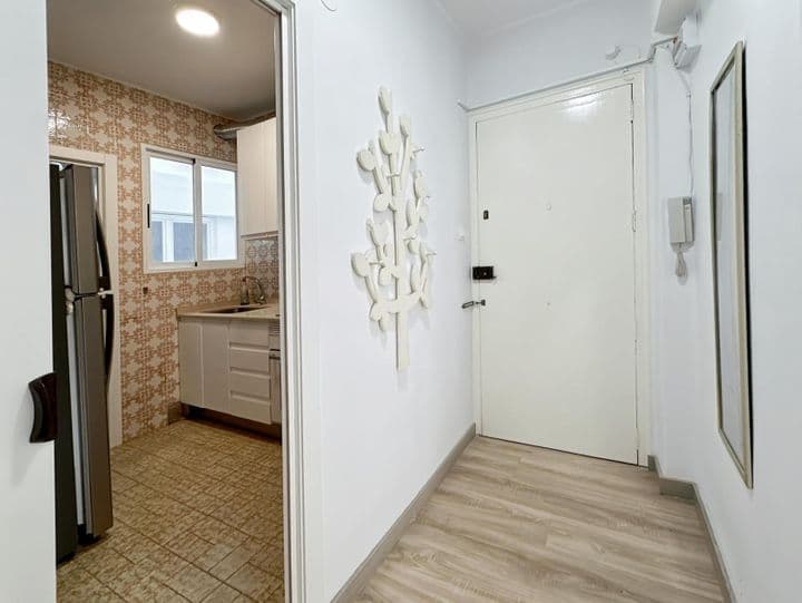 2 bedrooms apartment for rent in Centro, Spain - Image 12