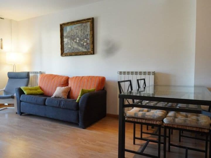 1 bedroom apartment for rent in Huesca, Spain - Image 6