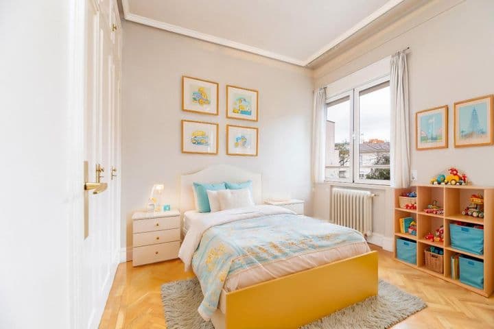 2 bedrooms apartment for sale in Madrid, Spain - Image 2