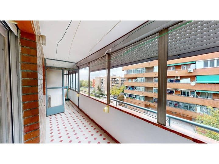 3 bedrooms apartment for rent in Puente de Vallecas, Spain - Image 8