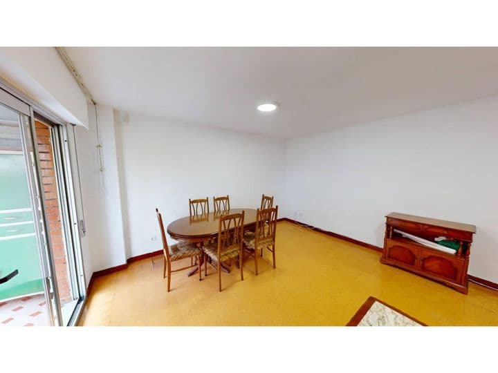 3 bedrooms apartment for rent in Puente de Vallecas, Spain - Image 10