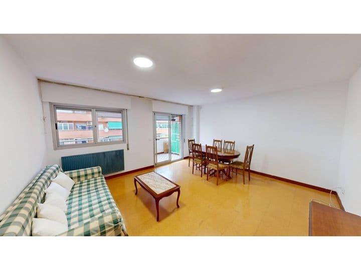 3 bedrooms apartment for rent in Puente de Vallecas, Spain - Image 11