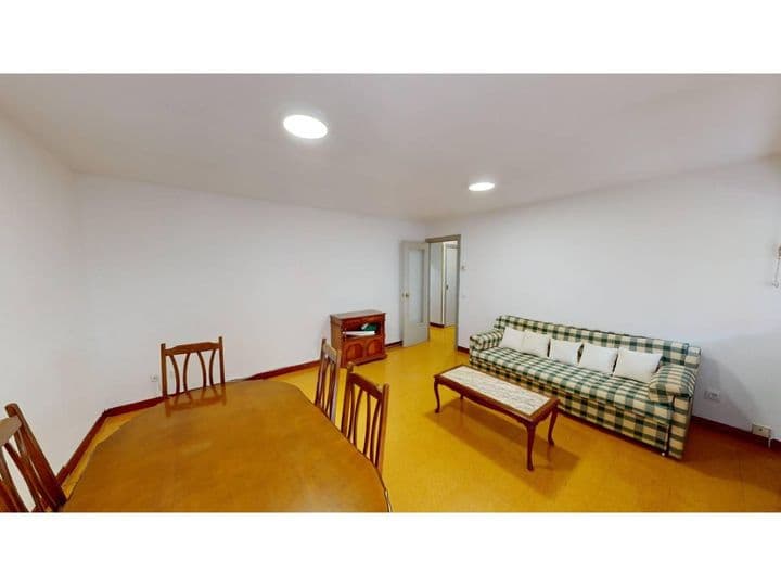 3 bedrooms apartment for rent in Puente de Vallecas, Spain - Image 9