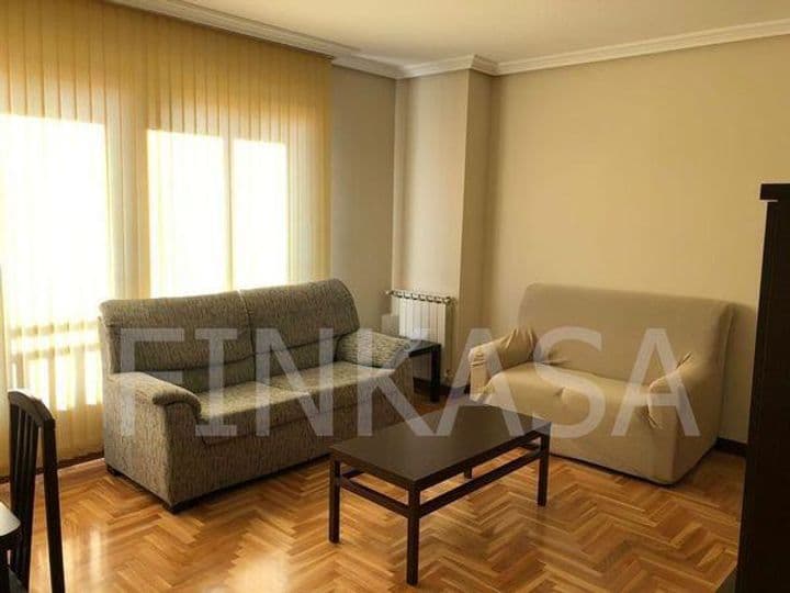 3 bedrooms apartment for rent in Salamanca, Spain - Image 4