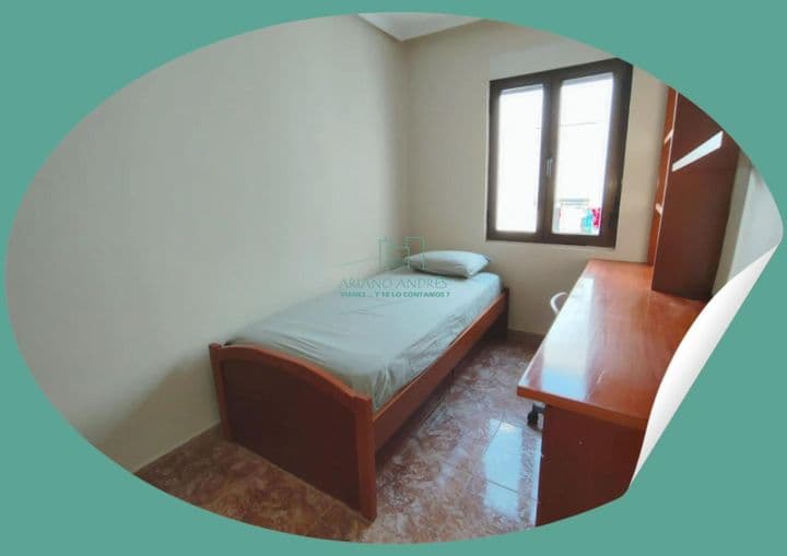 3 bedrooms apartment for rent in Leon, Spain - Image 2