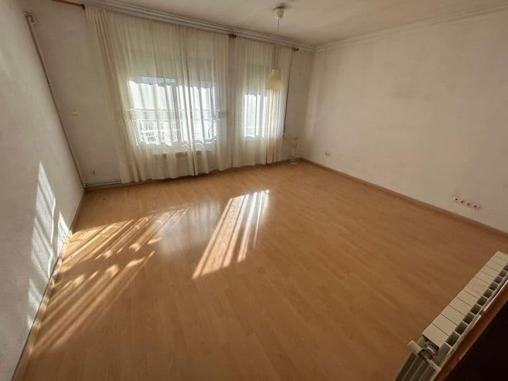 2 bedrooms apartment for rent in Sabadell, Spain - Image 7