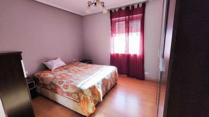 2 bedrooms apartment for rent in Leon, Spain - Image 10