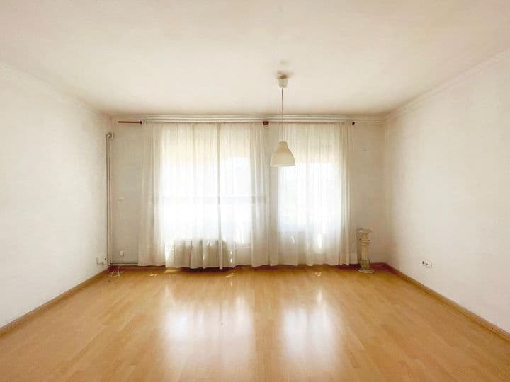 2 bedrooms apartment for rent in Sabadell, Spain - Image 9