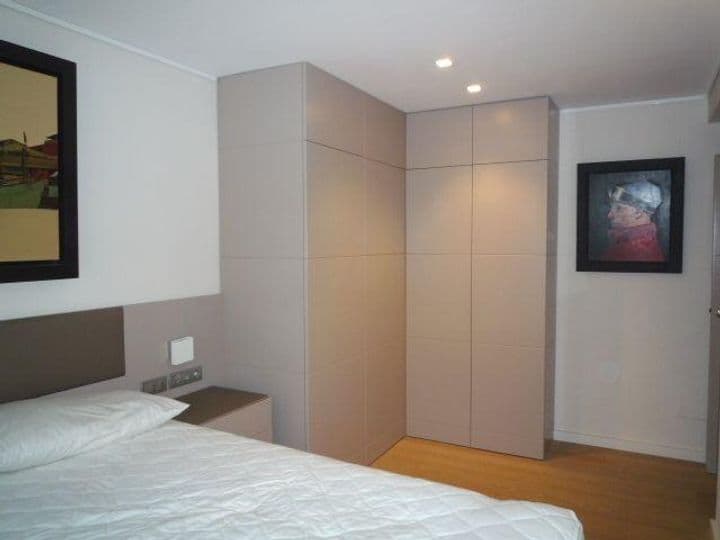 1 bedroom apartment for sale in Ciutat Vella, Spain - Image 10