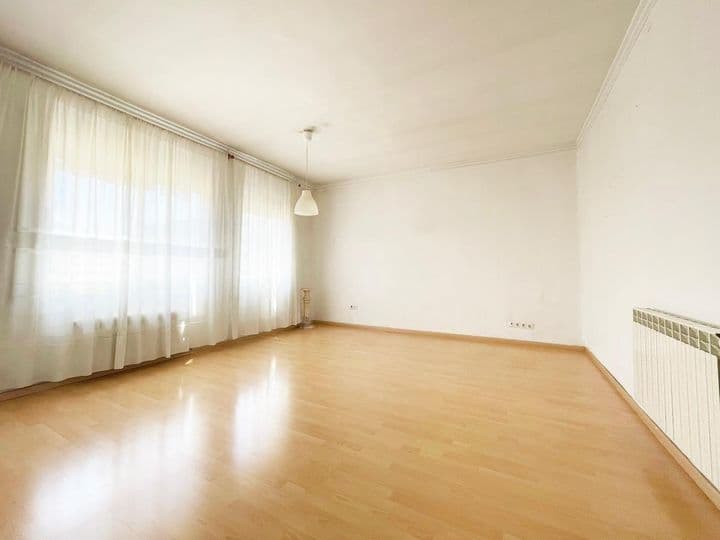 2 bedrooms apartment for rent in Sabadell, Spain - Image 8