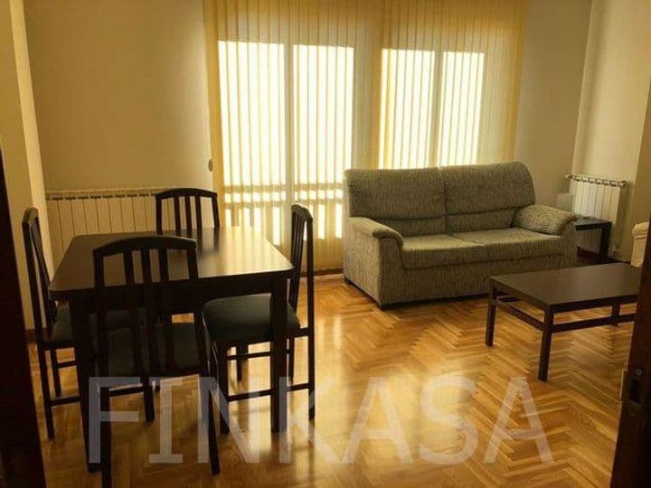 3 bedrooms apartment for rent in Salamanca, Spain - Image 2