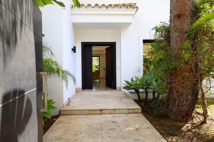 6 bedrooms house for sale in Nueva Andalucia, Spain - Image 2