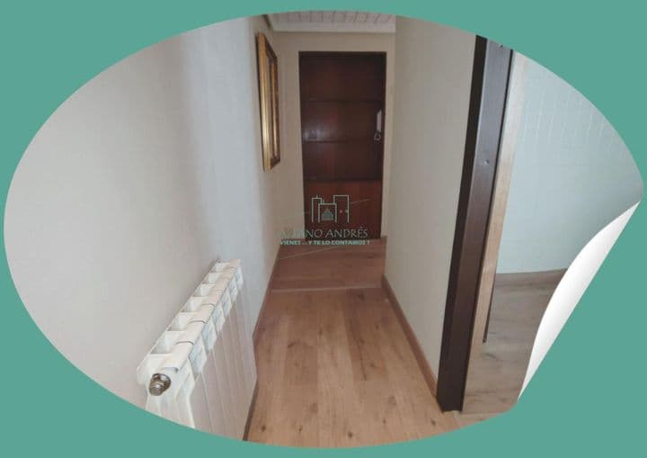 3 bedrooms apartment for rent in Leon, Spain - Image 12