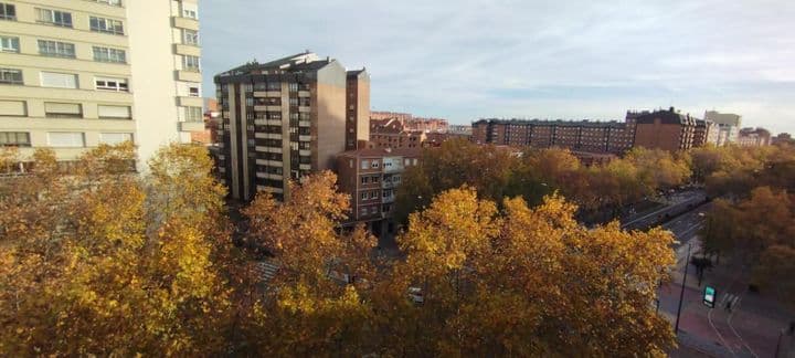 2 bedrooms apartment for rent in Valladolid, Spain - Image 3