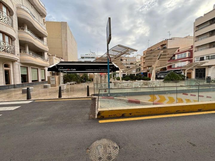 3 bedrooms apartment for sale in Centro, Spain - Image 2