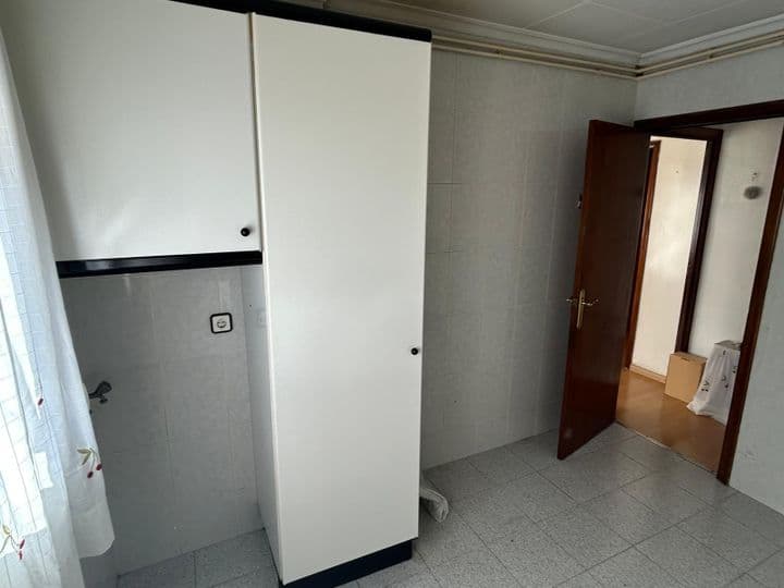 2 bedrooms apartment for rent in Sabadell, Spain - Image 4