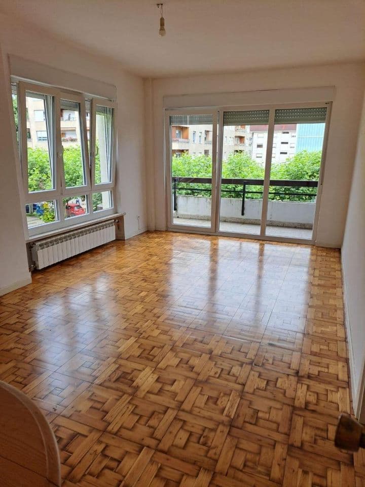 4 bedrooms apartment for sale in Torrelavega, Spain - Image 2