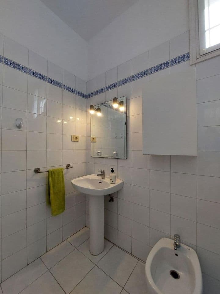 Apartment for rent in Centro, Spain - Image 8