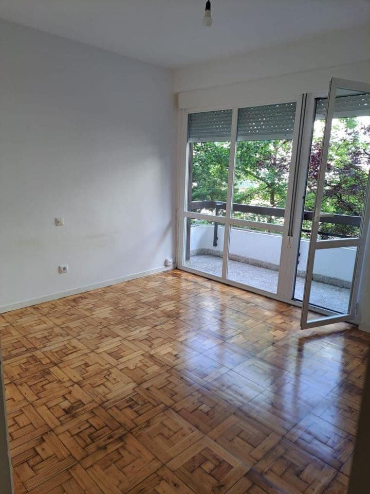 4 bedrooms apartment for sale in Torrelavega, Spain - Image 5