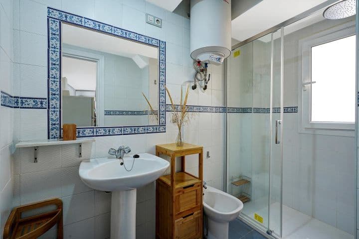 Apartment for rent in Plaza de Toros-Doctores-San Lazaro, Spain - Image 11