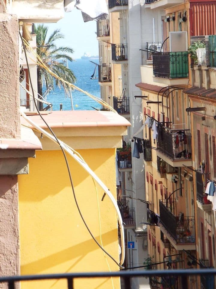 1 bedroom apartment for rent in La Barceloneta, Spain - Image 9