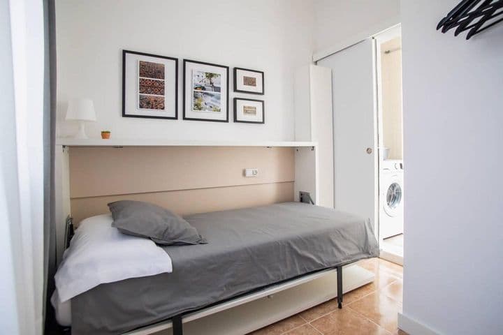 3 bedrooms apartment for rent in Sant Marti, Spain - Image 12