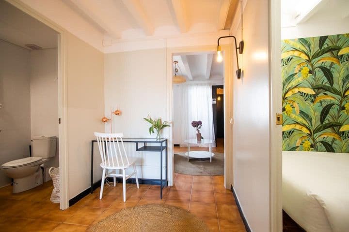 3 bedrooms apartment for rent in El Raval, Spain - Image 6