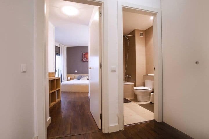 1 bedroom apartment for rent in El Raval, Spain - Image 11