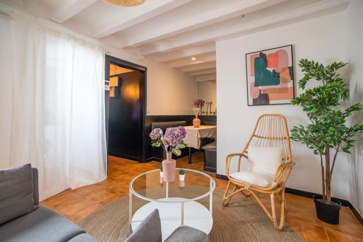 3 bedrooms apartment for rent in El Raval, Spain - Image 3