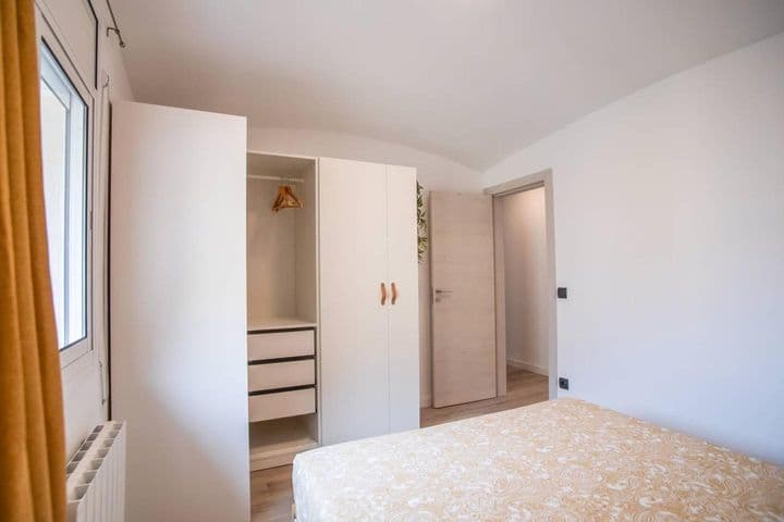 3 bedrooms apartment for rent in Sants-Montjuic, Spain - Image 10