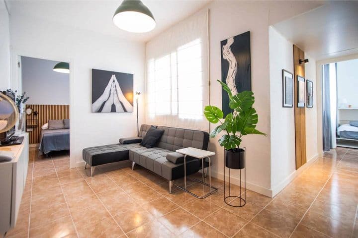 3 bedrooms apartment for rent in Sant Marti, Spain - Image 3