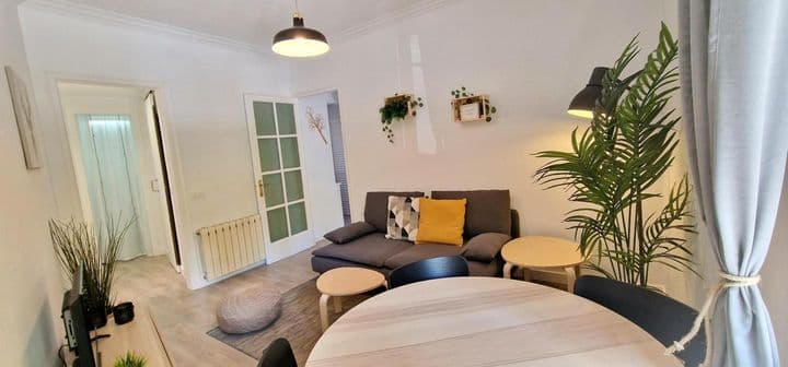 3 bedrooms apartment for rent in Poble Sec, Spain - Image 3