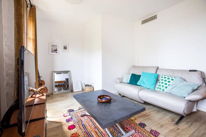 3 bedrooms apartment for rent in El Raval, Spain - Image 6