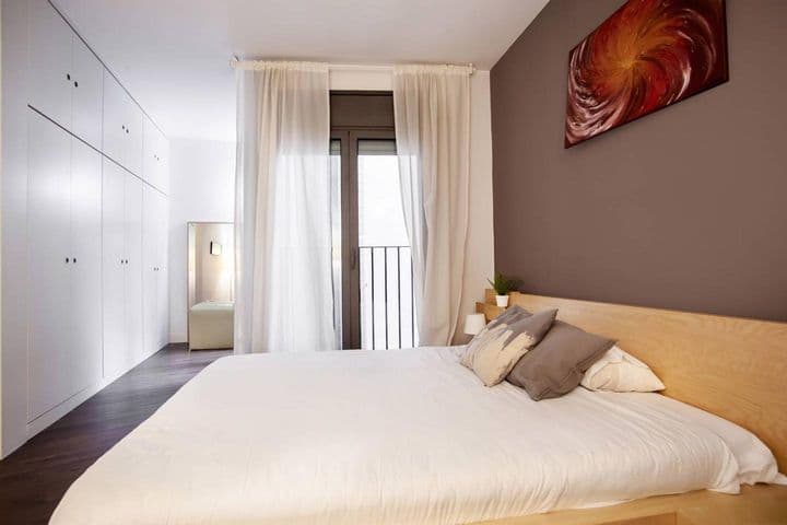 1 bedroom apartment for rent in El Raval, Spain - Image 10