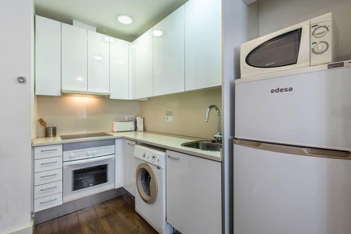 1 bedroom apartment for rent in Gotic, Spain - Image 11