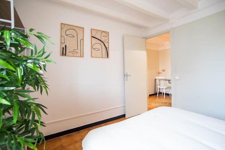 3 bedrooms apartment for rent in El Raval, Spain - Image 11