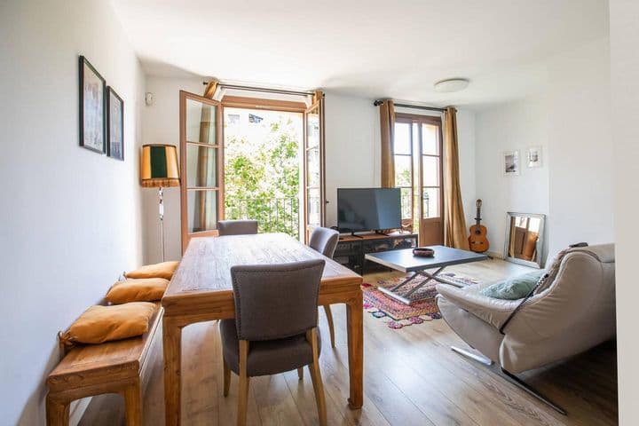 3 bedrooms apartment for rent in El Raval, Spain - Image 5