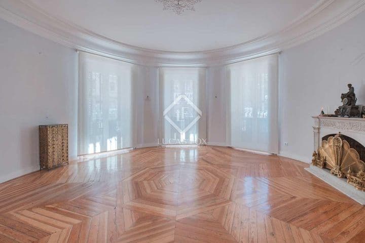 4 bedrooms apartment for sale in Madrid, Spain - Image 3