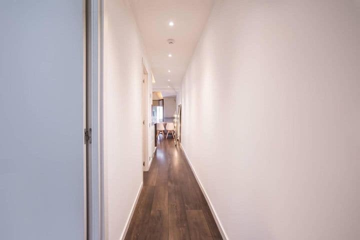 2 bedrooms apartment for rent in El Raval, Spain - Image 11