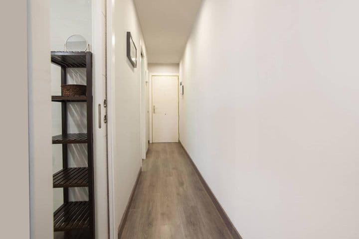 2 bedrooms apartment for rent in Poble Sec, Spain - Image 8