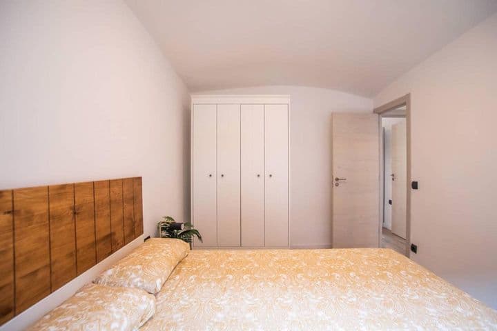 3 bedrooms apartment for rent in Sants-Montjuic, Spain - Image 8