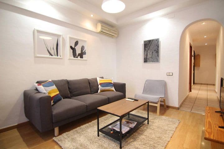 3 bedrooms apartment for rent in Barcelona, Spain - Image 2