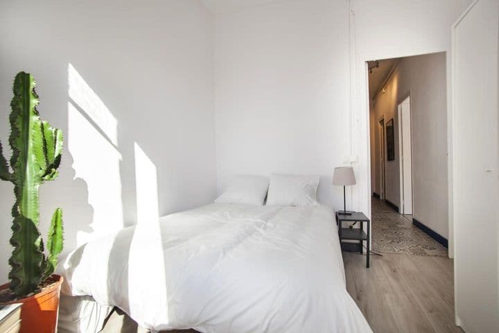 3 bedrooms apartment for rent in Sants-Montjuic, Spain - Image 10