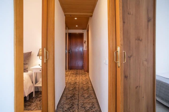 2 bedrooms apartment for rent in Poblenou, Spain - Image 11