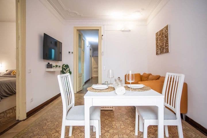 2 bedrooms apartment for rent in Dreta de lEixample, Spain - Image 4