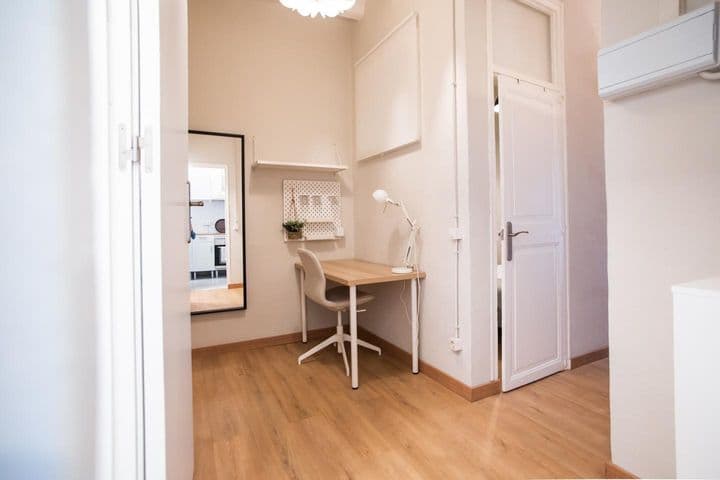 1 bedroom apartment for rent in El Raval, Spain - Image 12