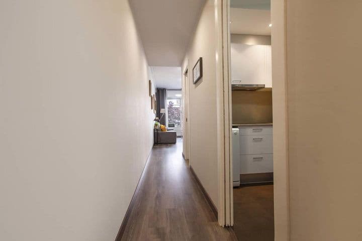 2 bedrooms apartment for rent in Poble Sec, Spain - Image 6