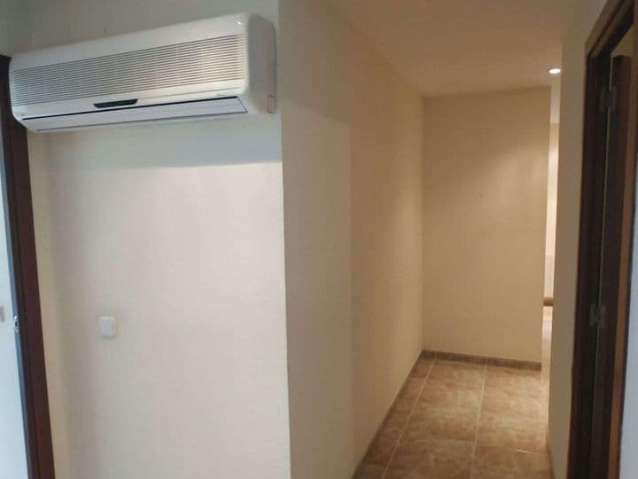 4 bedrooms apartment for rent in Reus, Spain - Image 12